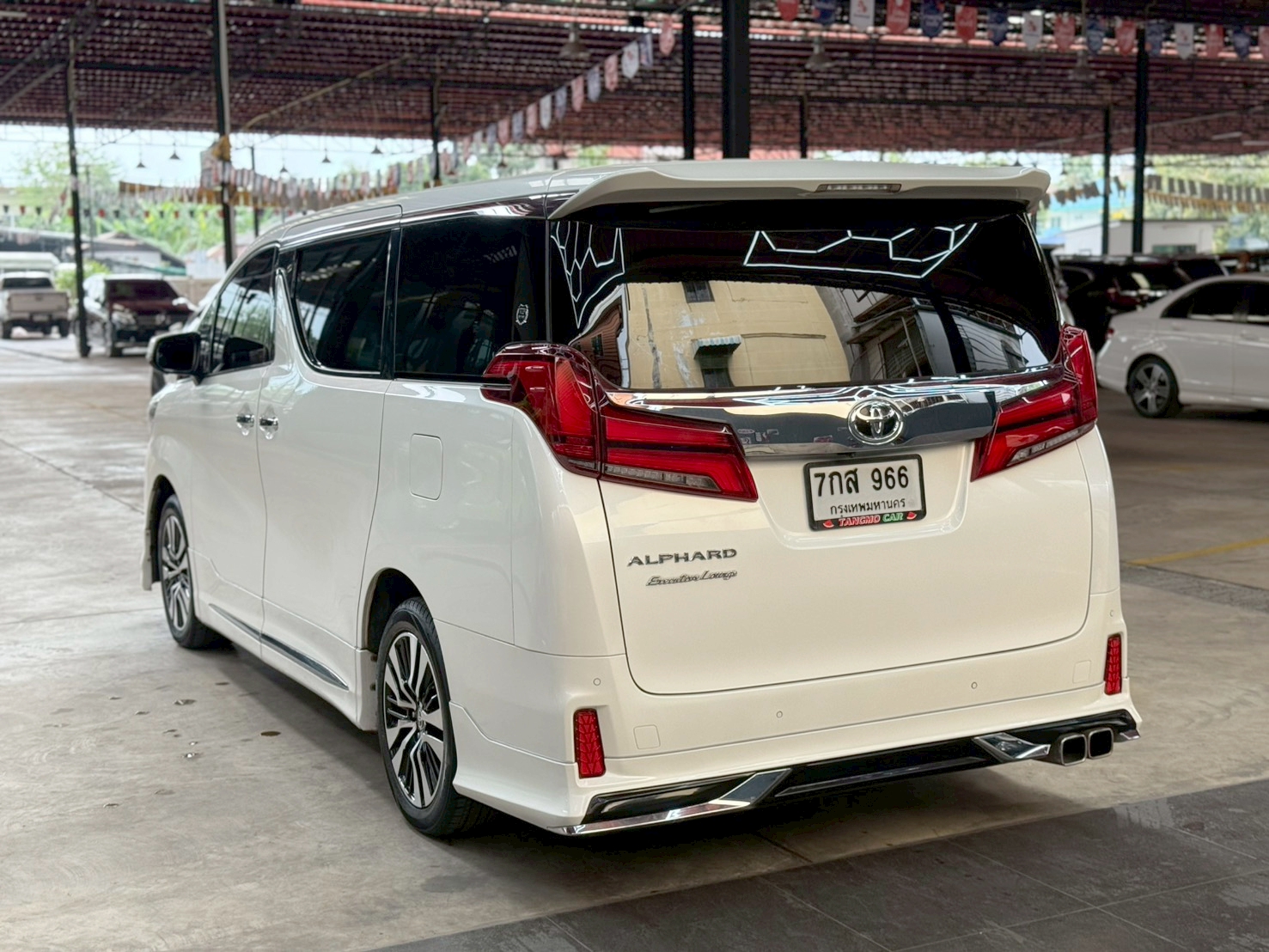 ALPHARD 2.5 Hybrid G F-Package E-Four 4WD 2017