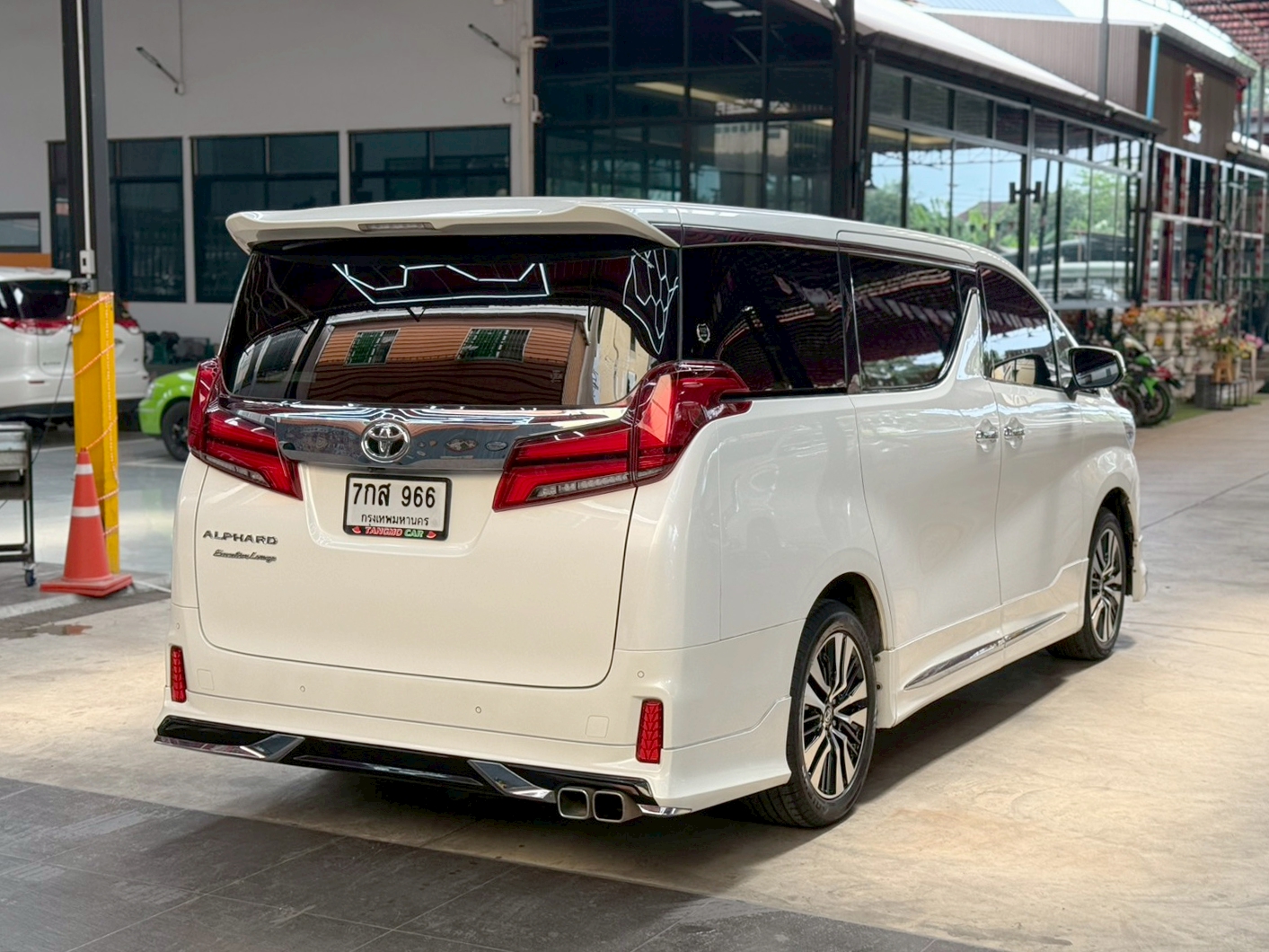 ALPHARD 2.5 Hybrid G F-Package E-Four 4WD 2017