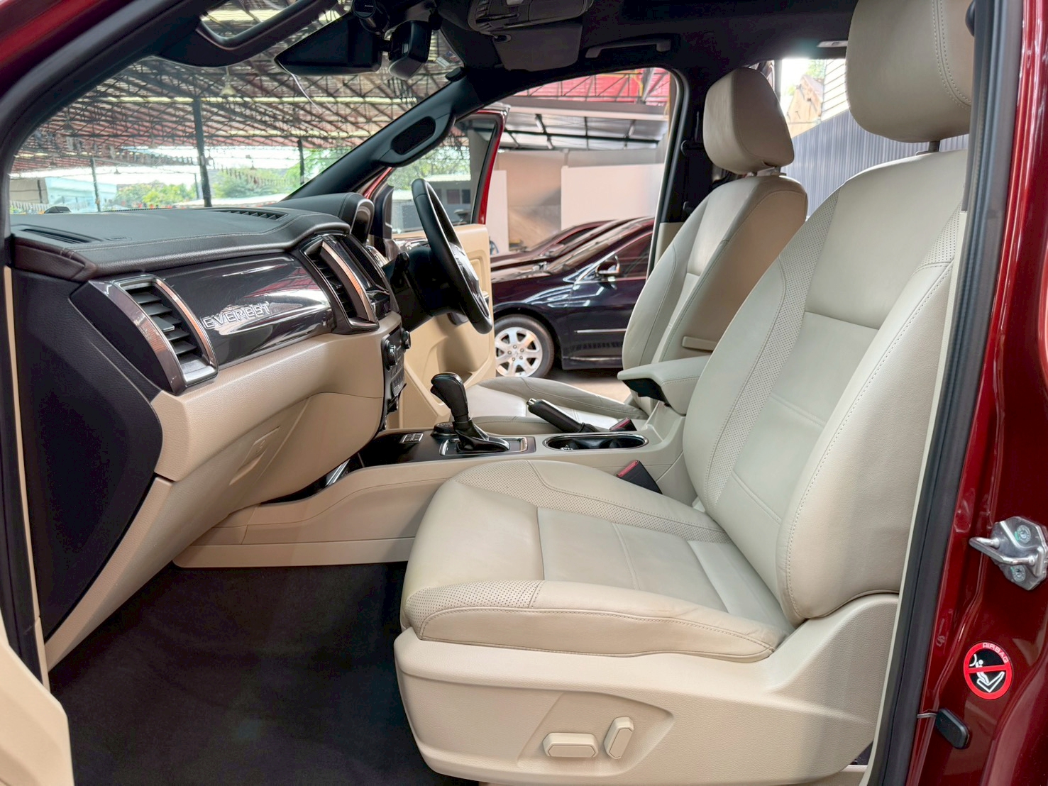 EVEREST 3.2 Titanium+ 4WD 2017