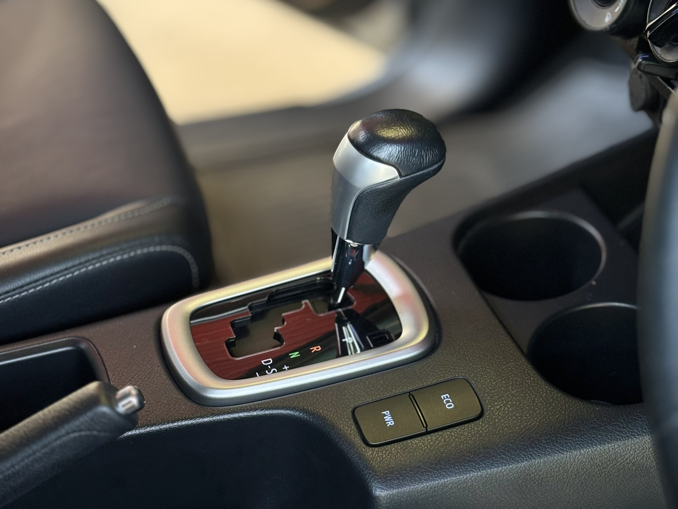 REVO 2.4 MID PRERUNNER DOUBLECAB 2022