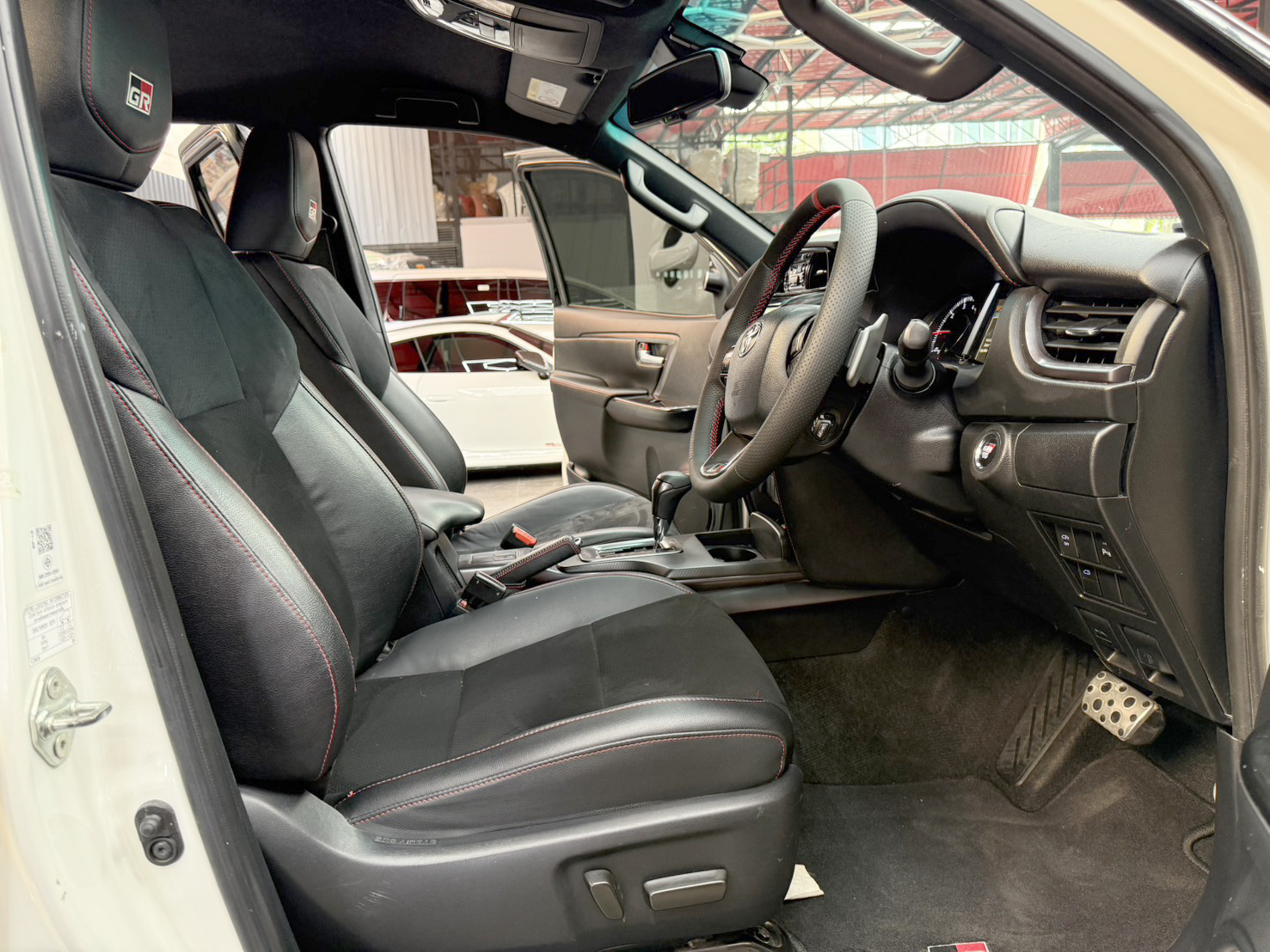 FORTUNER 2.8 GR Sport (Black Top) 4WD 2022