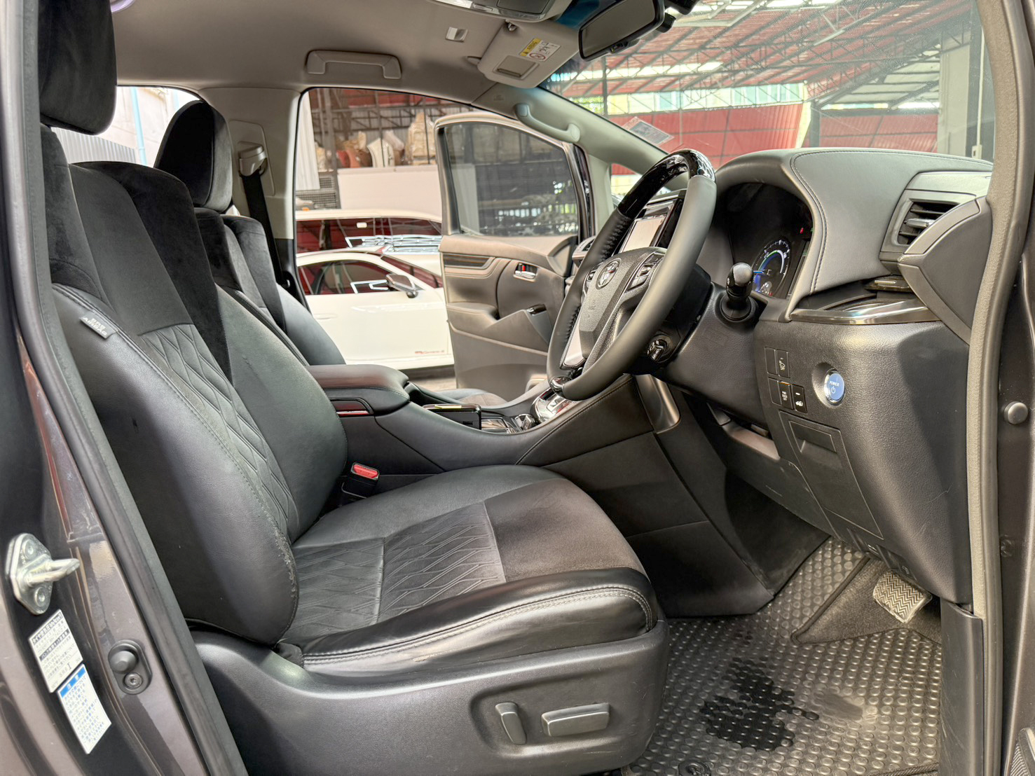 ALPHARD 2.5 SR HYBRID E-FOUR 2015