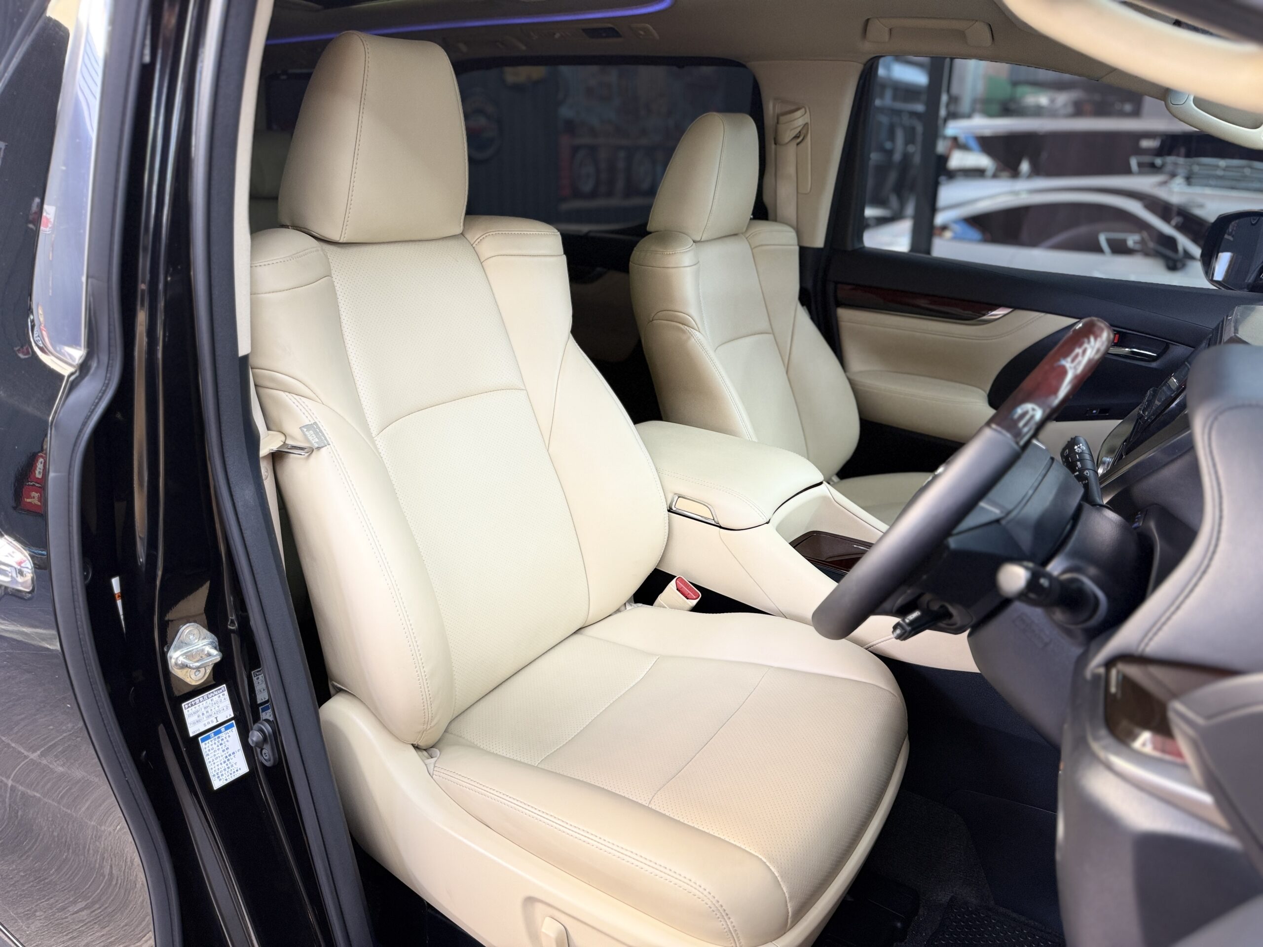 TOYOTA ALPHARD 2.5 HYBRID E-FOUR 2016