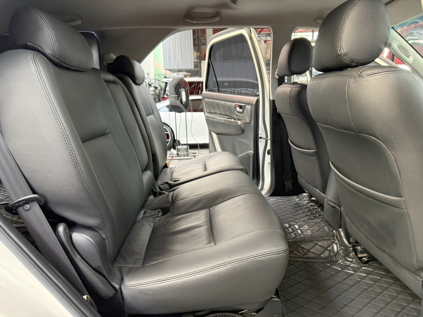 FORTUNER 2.5 V 2WD 2015