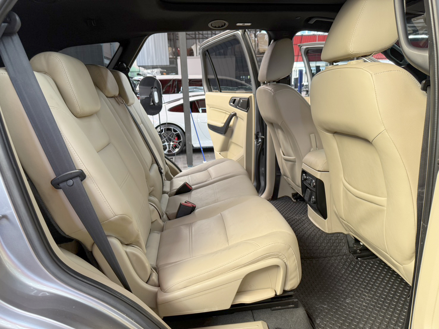 EVEREST 3.2 Titanium+ 4WD 2016