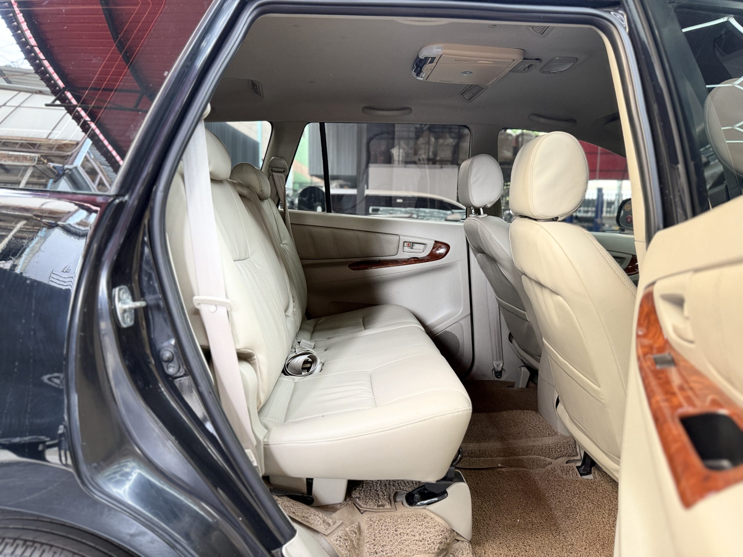 TOYOTA INNOVA 2.0 G 2010
