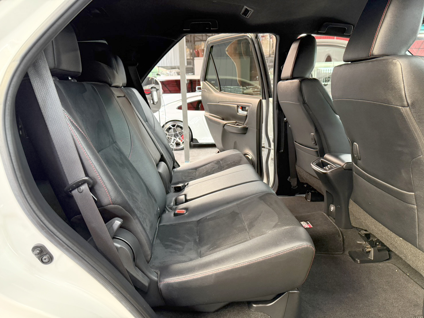 FORTUNER 2.8 GR Sport (Black Top) 4WD 2022