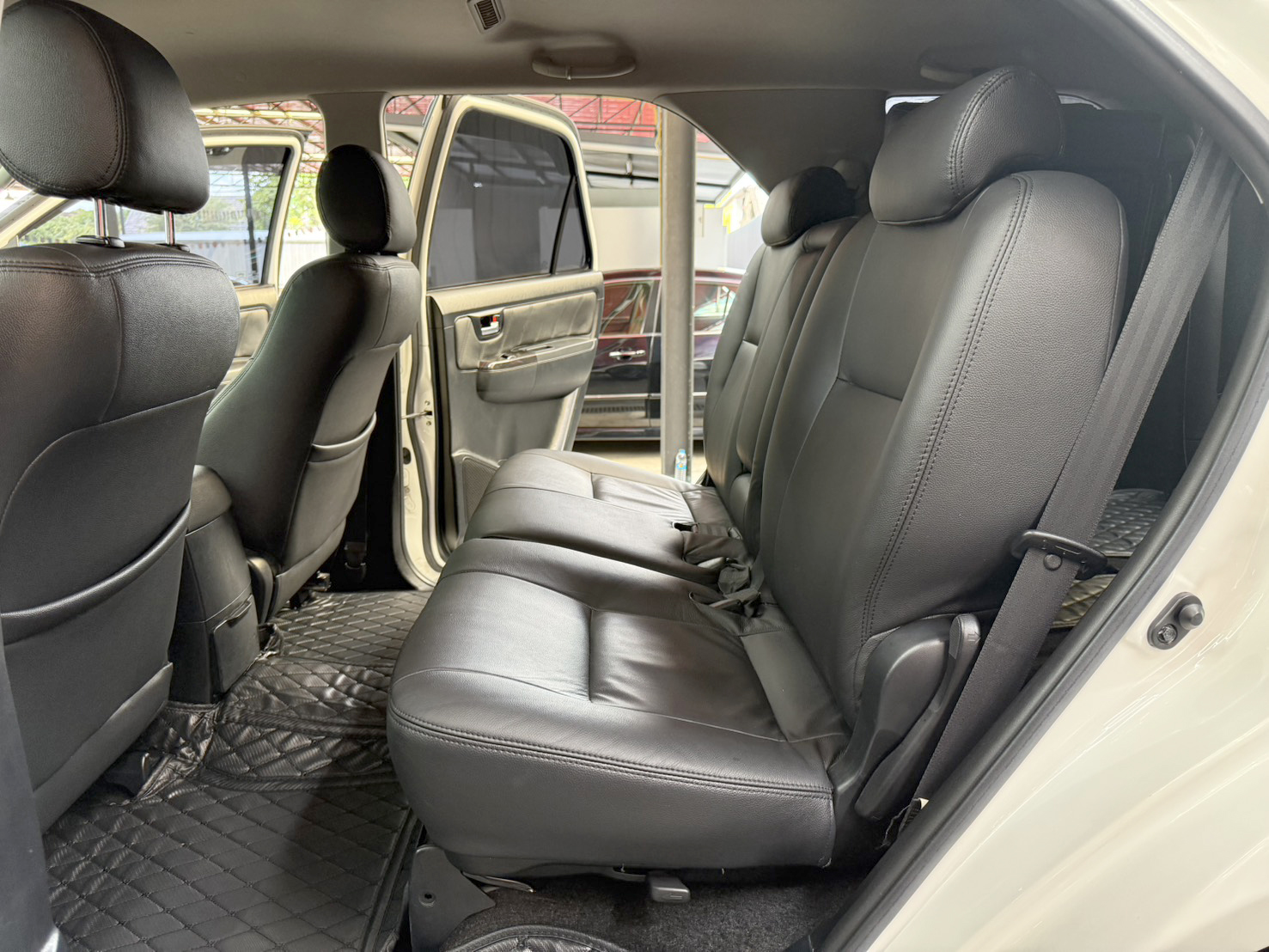 FORTUNER 2.5 V 2WD 2015