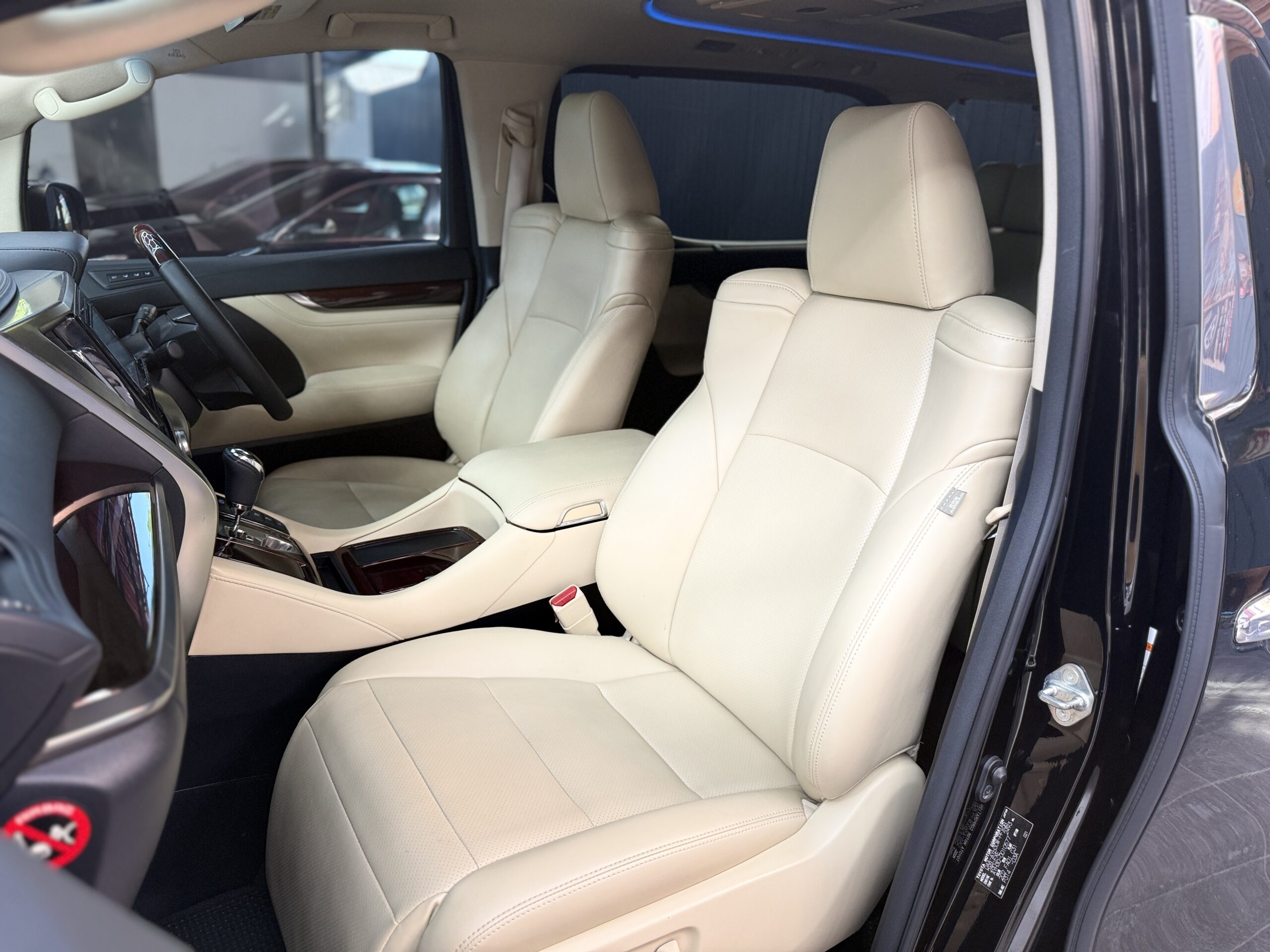 TOYOTA ALPHARD 2.5 HYBRID E-FOUR 2016