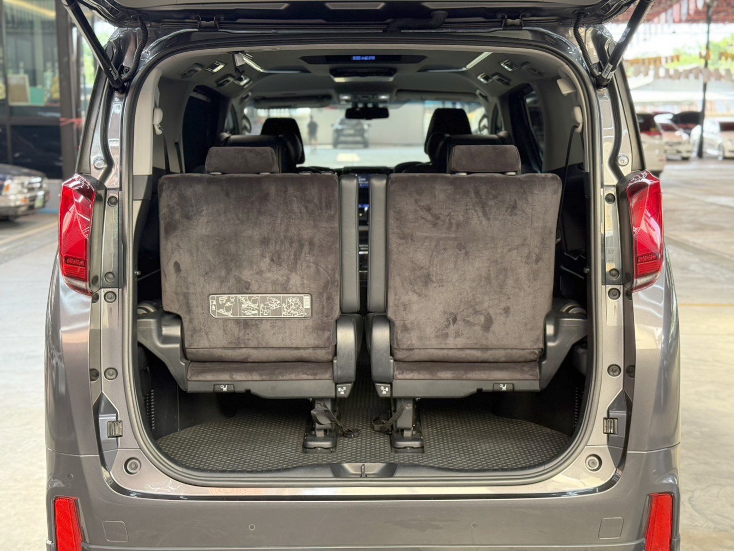 ALPHARD 2.5 SR HYBRID E-FOUR 2015