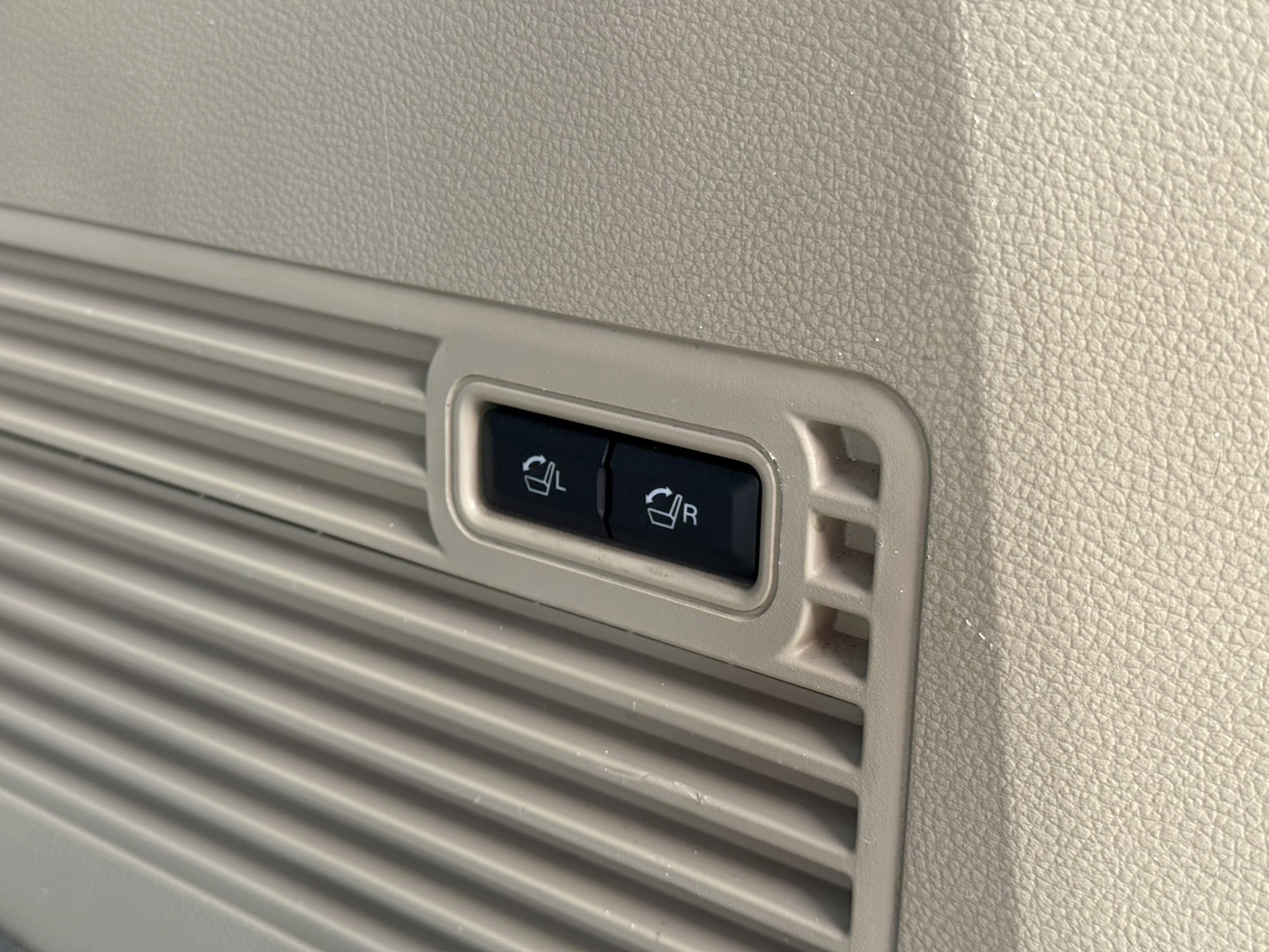 EVEREST 3.2 Titanium+ 4WD 2016