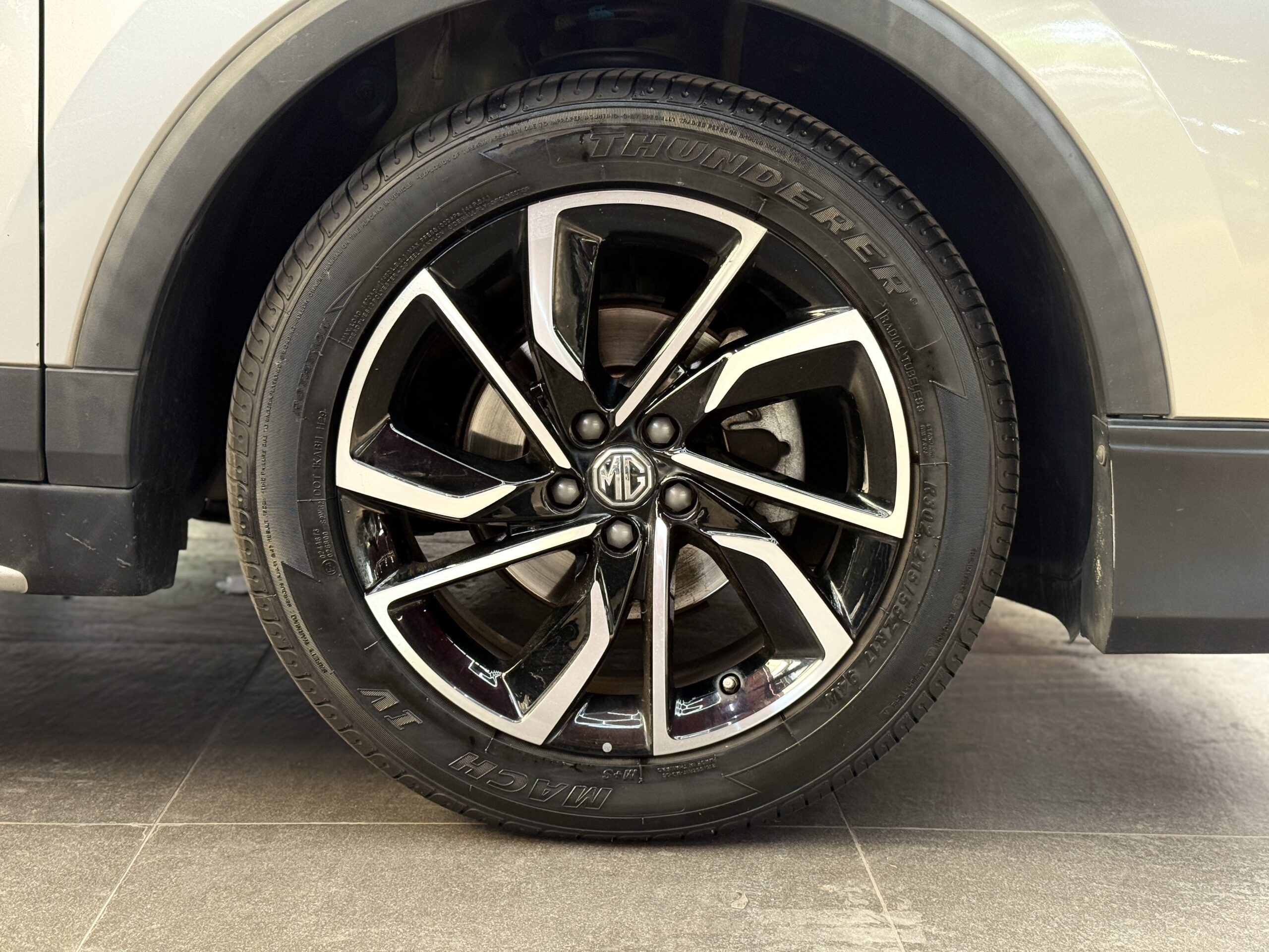 MG ZS 1.5 X+ SUNROOF 2022