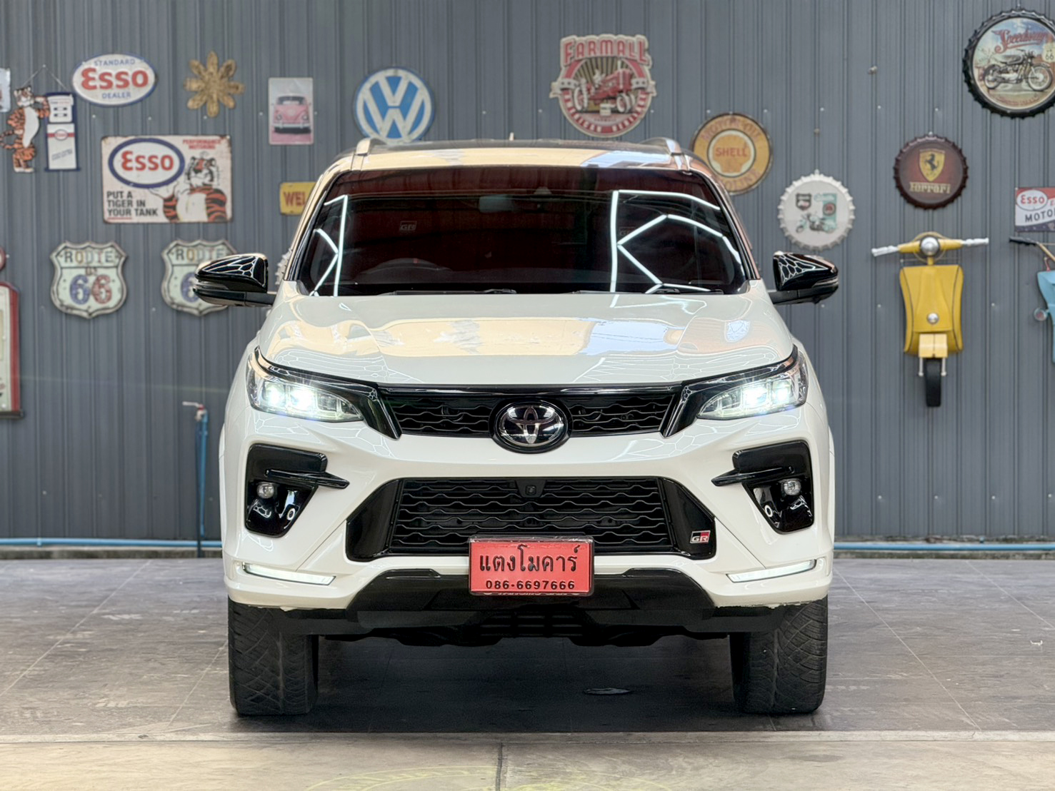 FORTUNER 2.8 GR Sport (Black Top) 4WD 2022