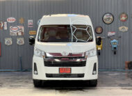 COMMUTER 2.8 Van 2026