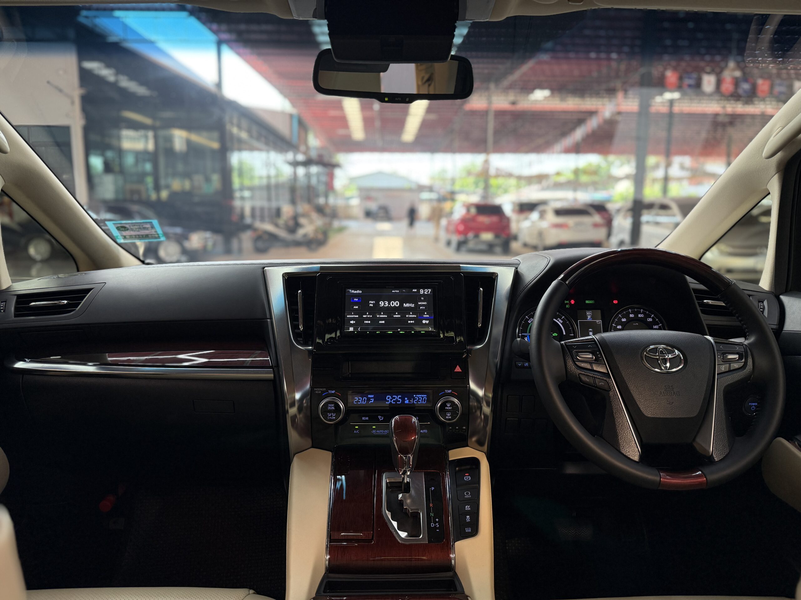 TOYOTA ALPHARD 2.5 HYBRID E-FOUR 2016