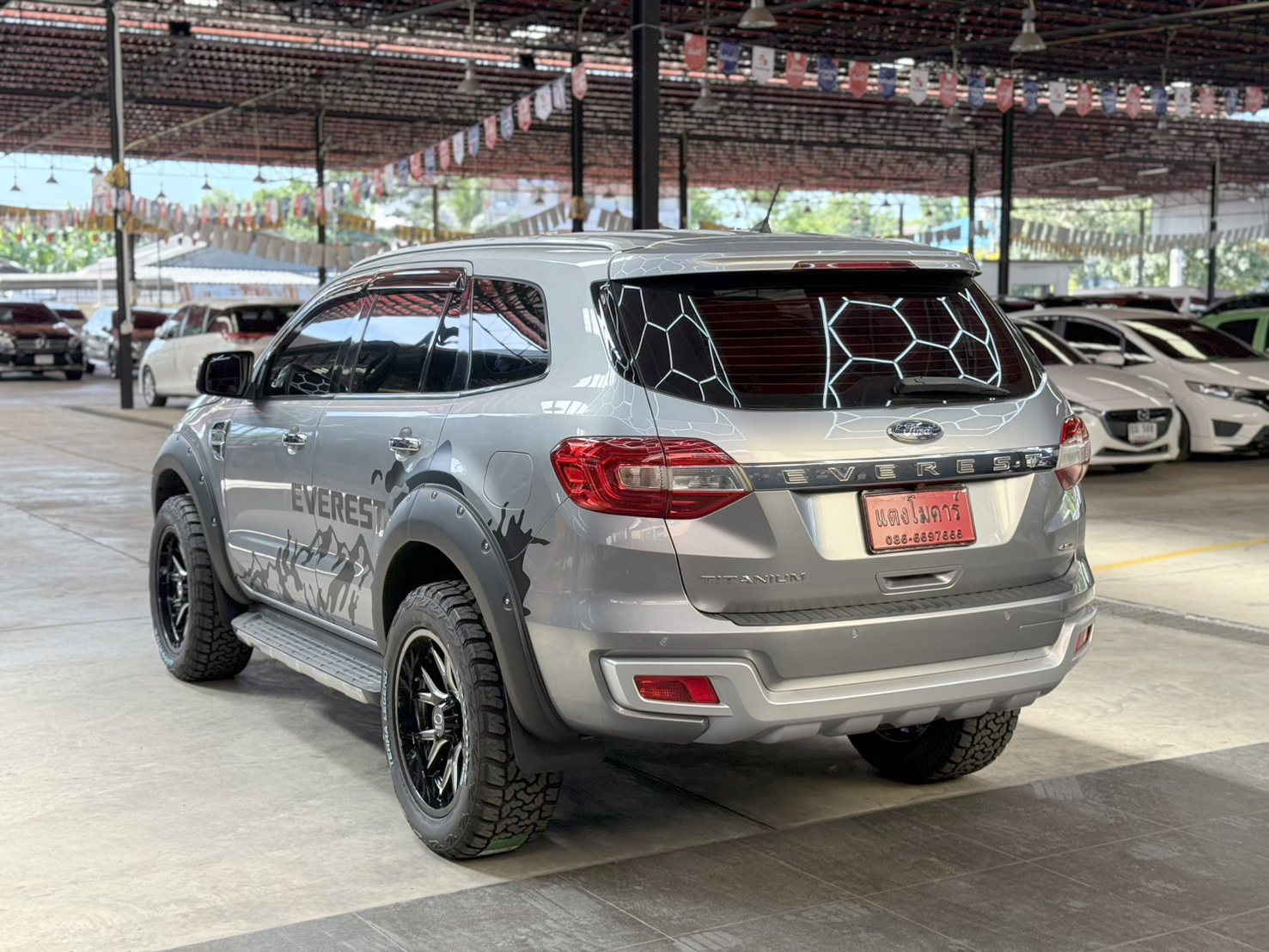 EVEREST 3.2 Titanium+ 4WD 2016