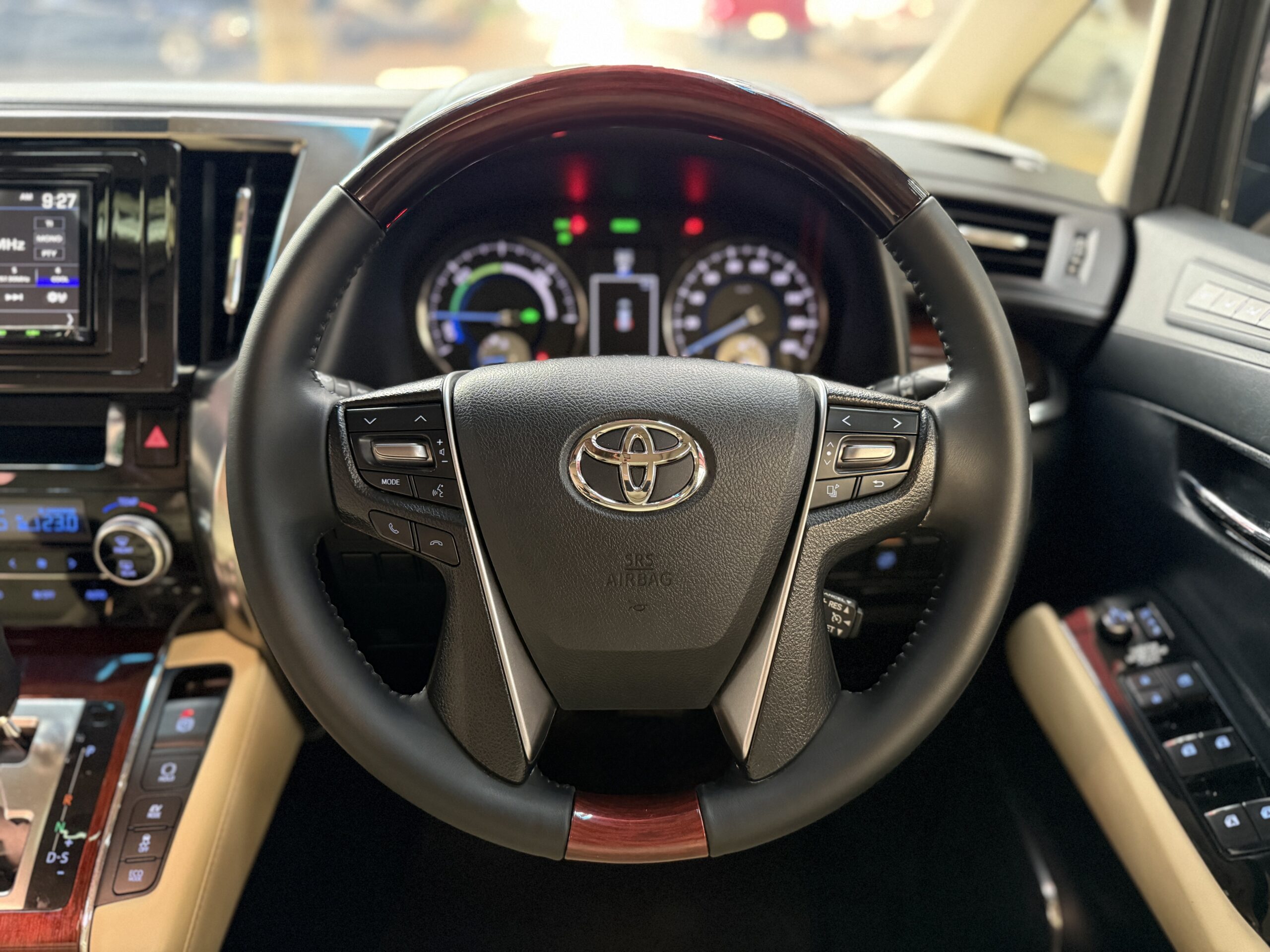 TOYOTA ALPHARD 2.5 HYBRID E-FOUR 2016