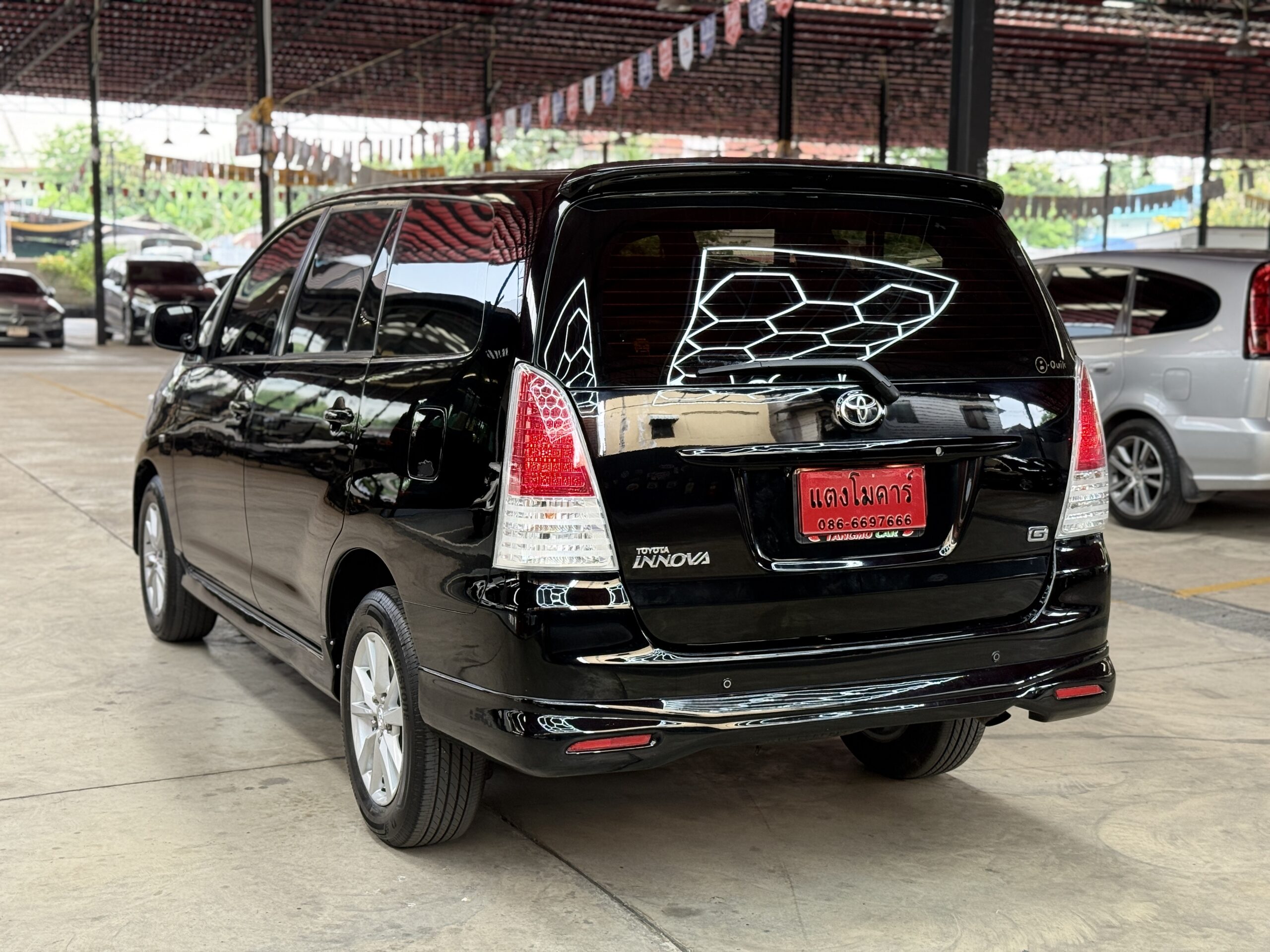 TOYOTA INNOVA 2.0 G 2010