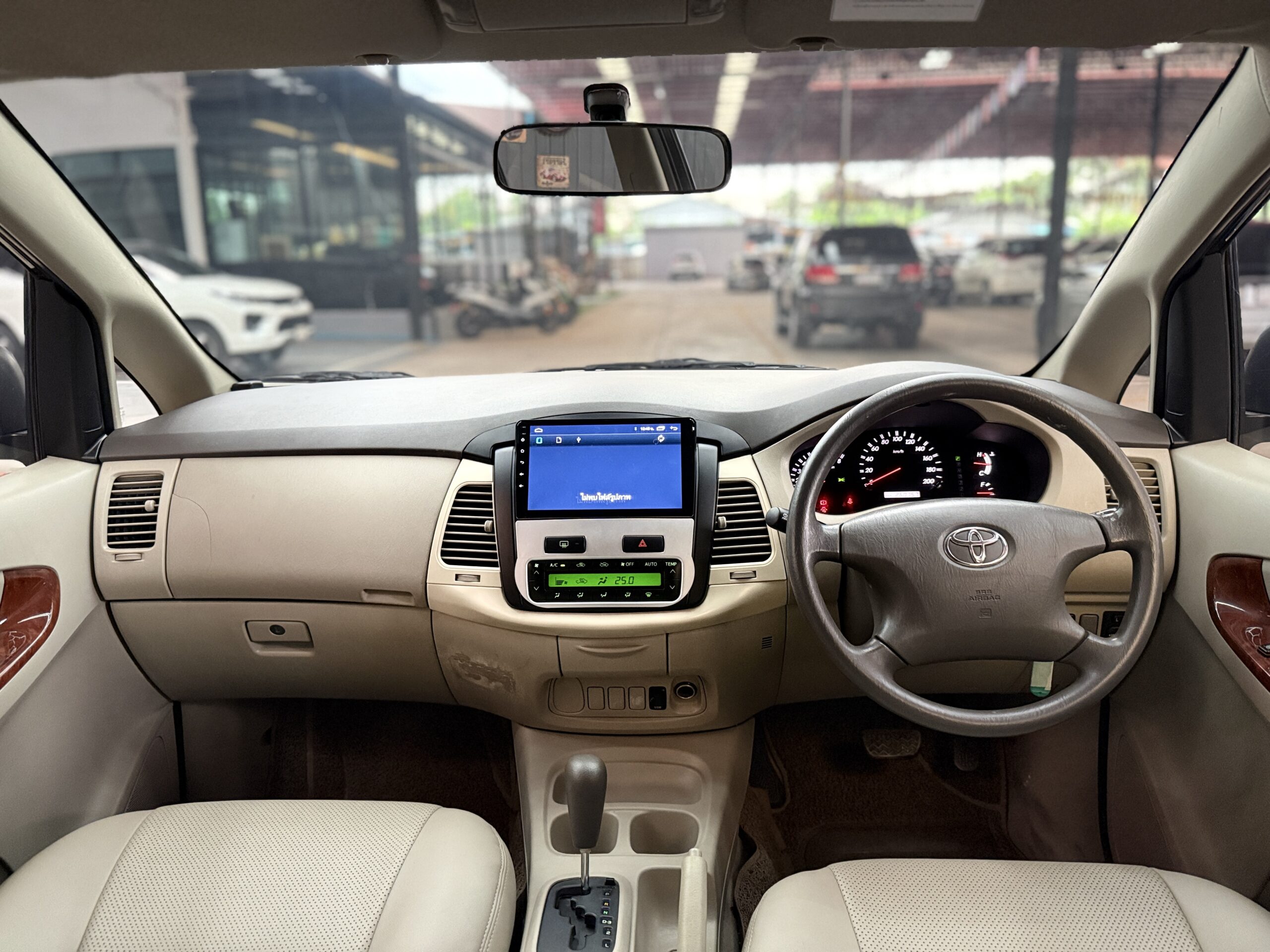 TOYOTA INNOVA 2.0 G 2010