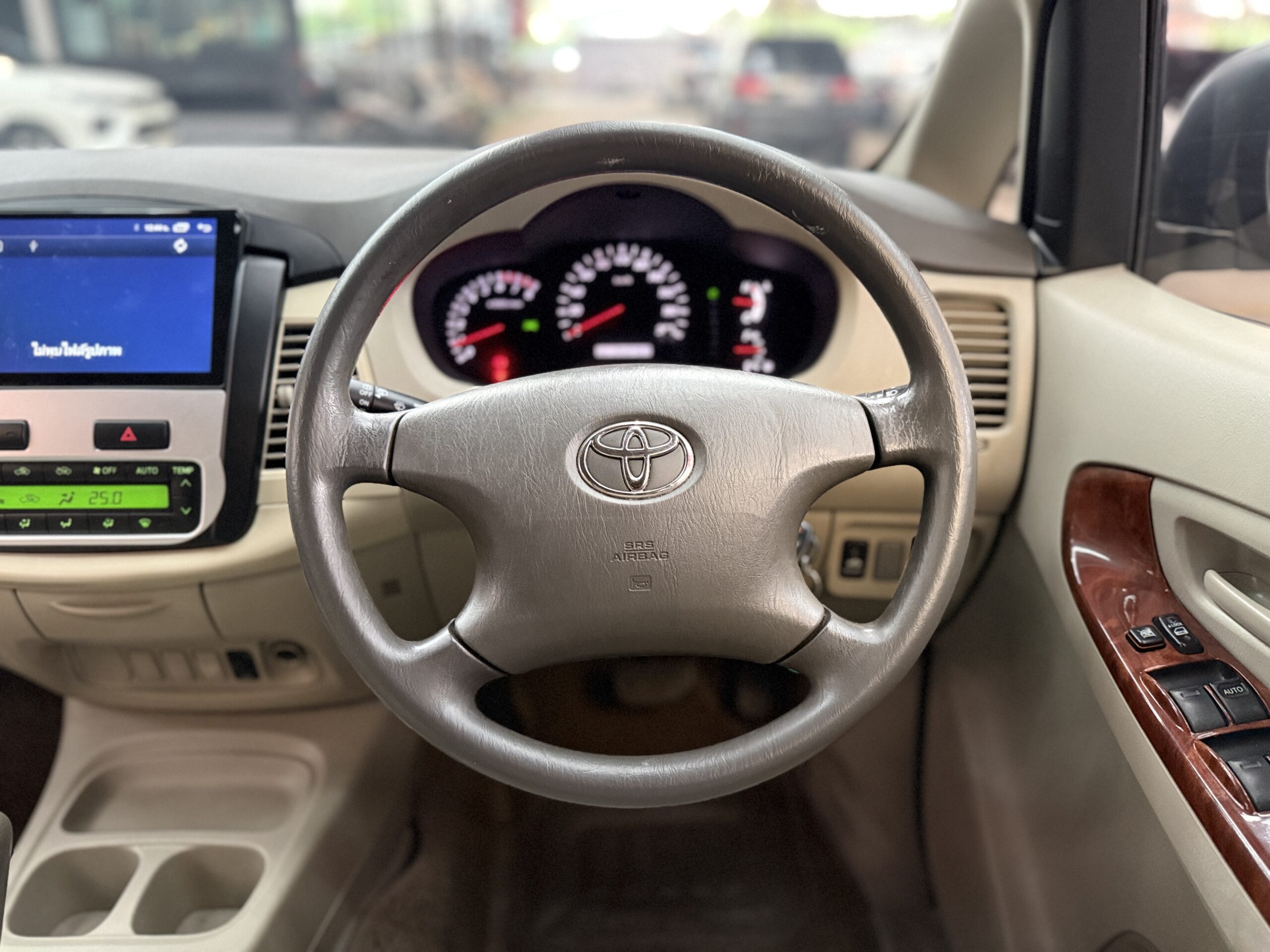 TOYOTA INNOVA 2.0 G 2010