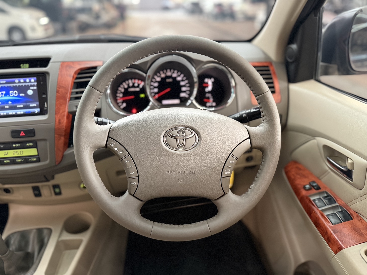 TOYOTA FORTUNER 2.7 V 4WD 2006