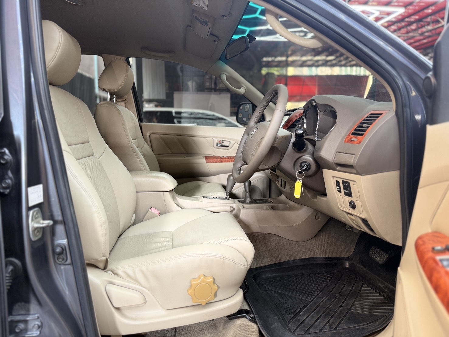 TOYOTA FORTUNER 2.7 V 4WD 2006