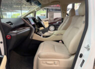 TOYOTA ALPHARD 2.5 X HYBRID 2016