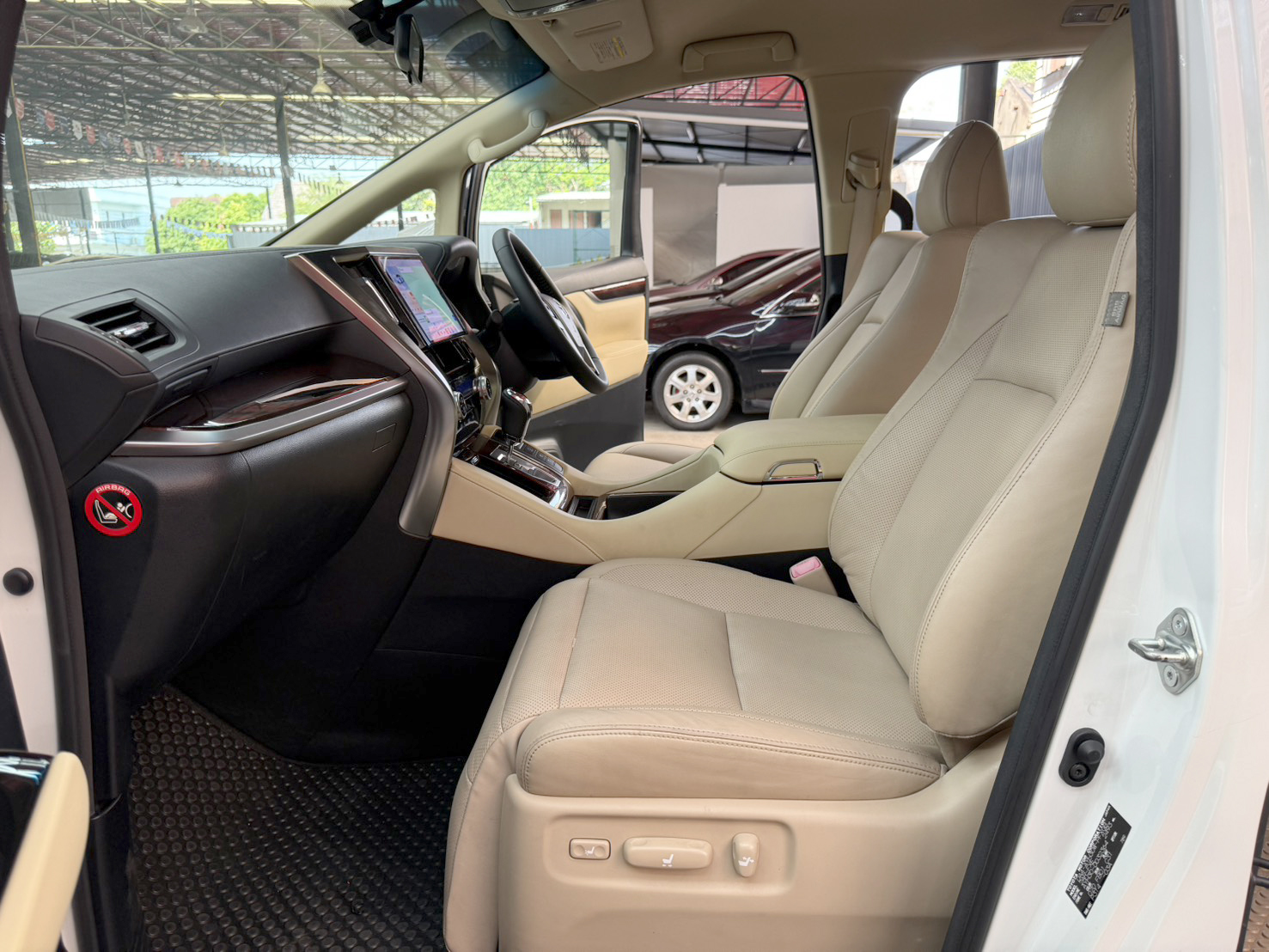 TOYOTA ALPHARD 2.5 X HYBRID 2016