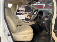 TOYOTA ALPHARD 2.5 HYBRID E-FOUR ปี2017