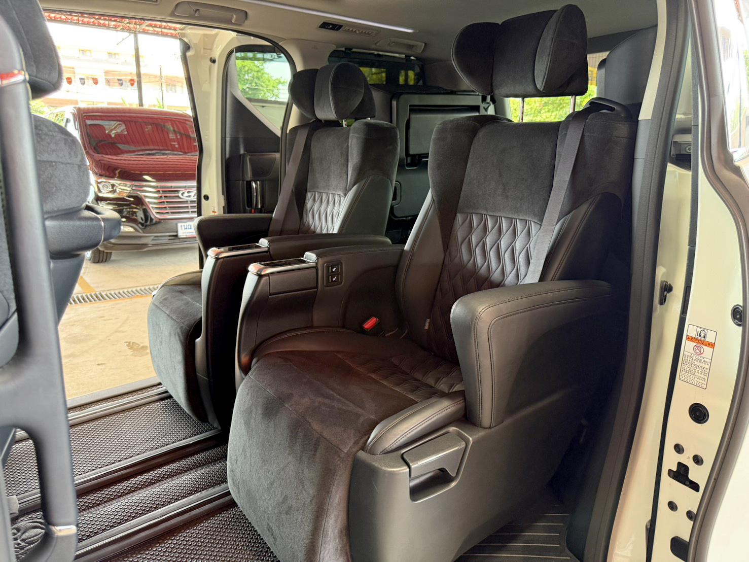 TOYOTA ALPHARD 2.5 SC-PACKAGE 2018