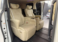 TOYOTA ALPHARD 2.5 HYBRID E-FOUR ปี2017