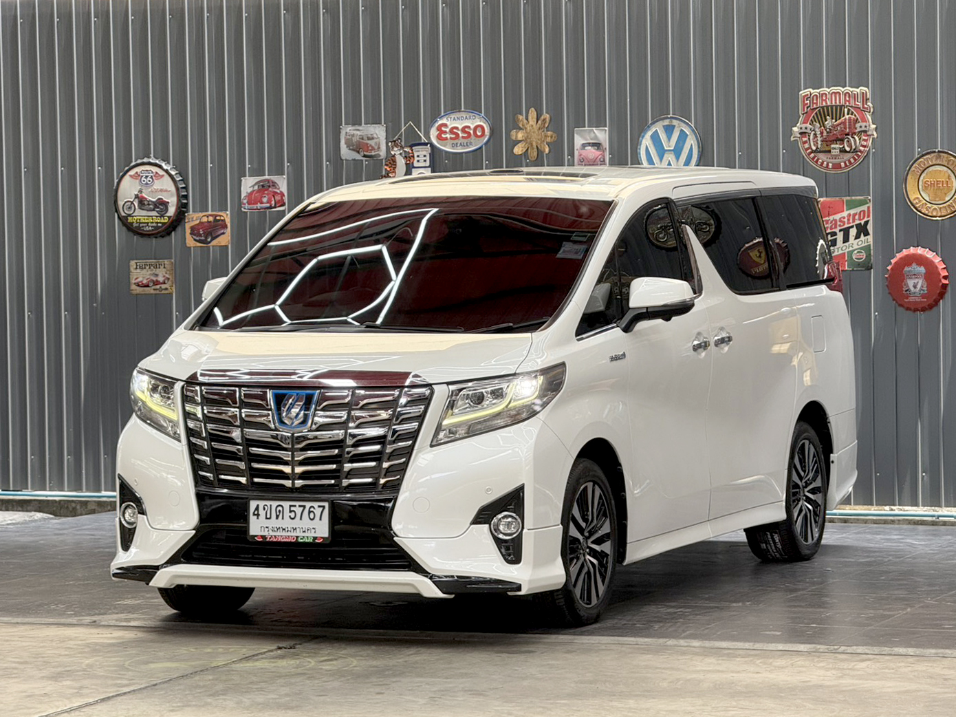 TOYOTA ALPHARD 2.5 HYBRID E-FOUR 2018