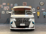 TOYOTA ALPHARD 2.5 X HYBRID 2016