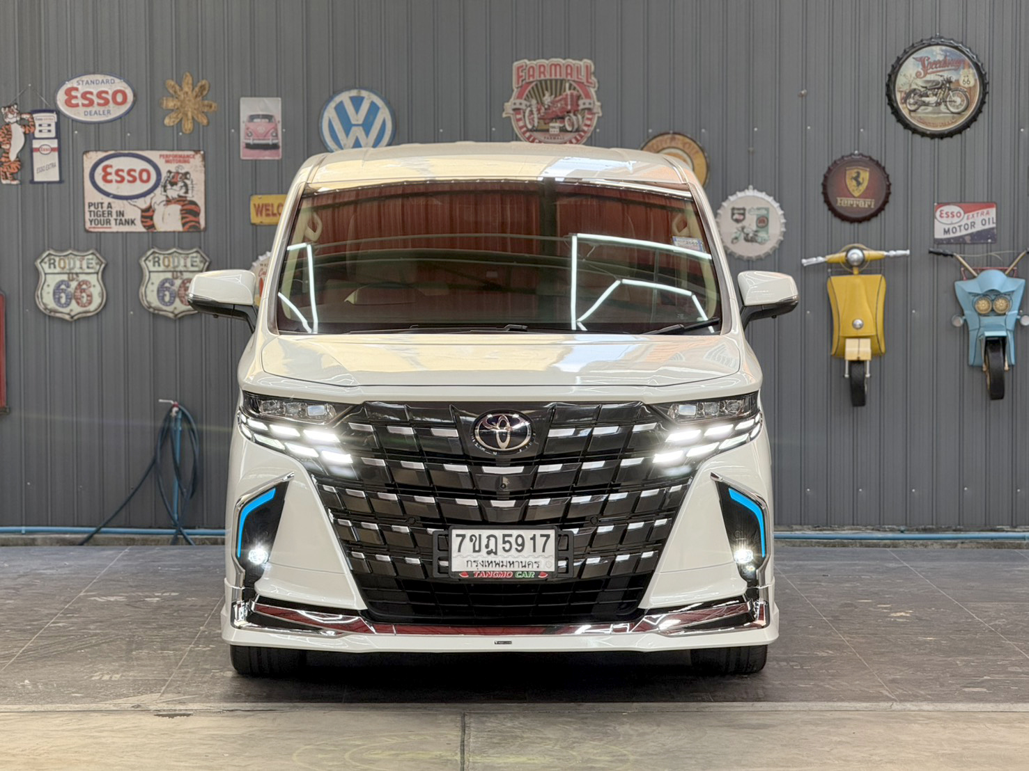 TOYOTA ALPHARD 2.5 X HYBRID 2016