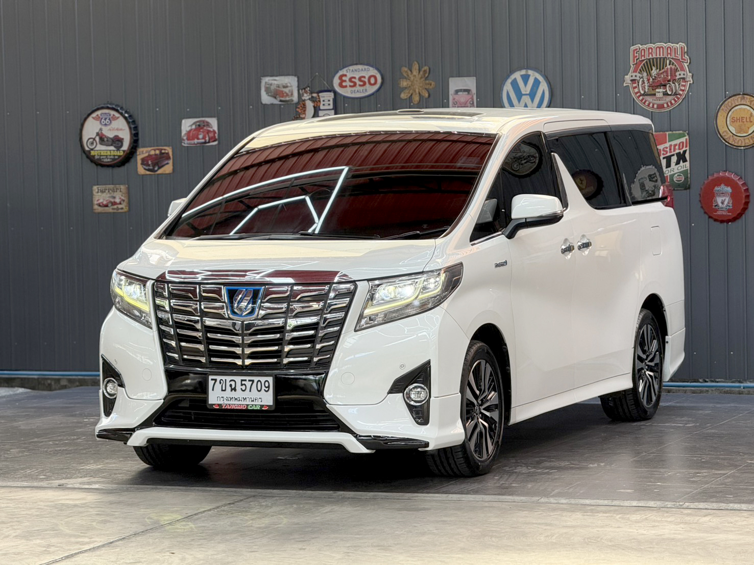 TOYOTA ALPHARD 2.5 HYBRID E-FOUR ปี2017