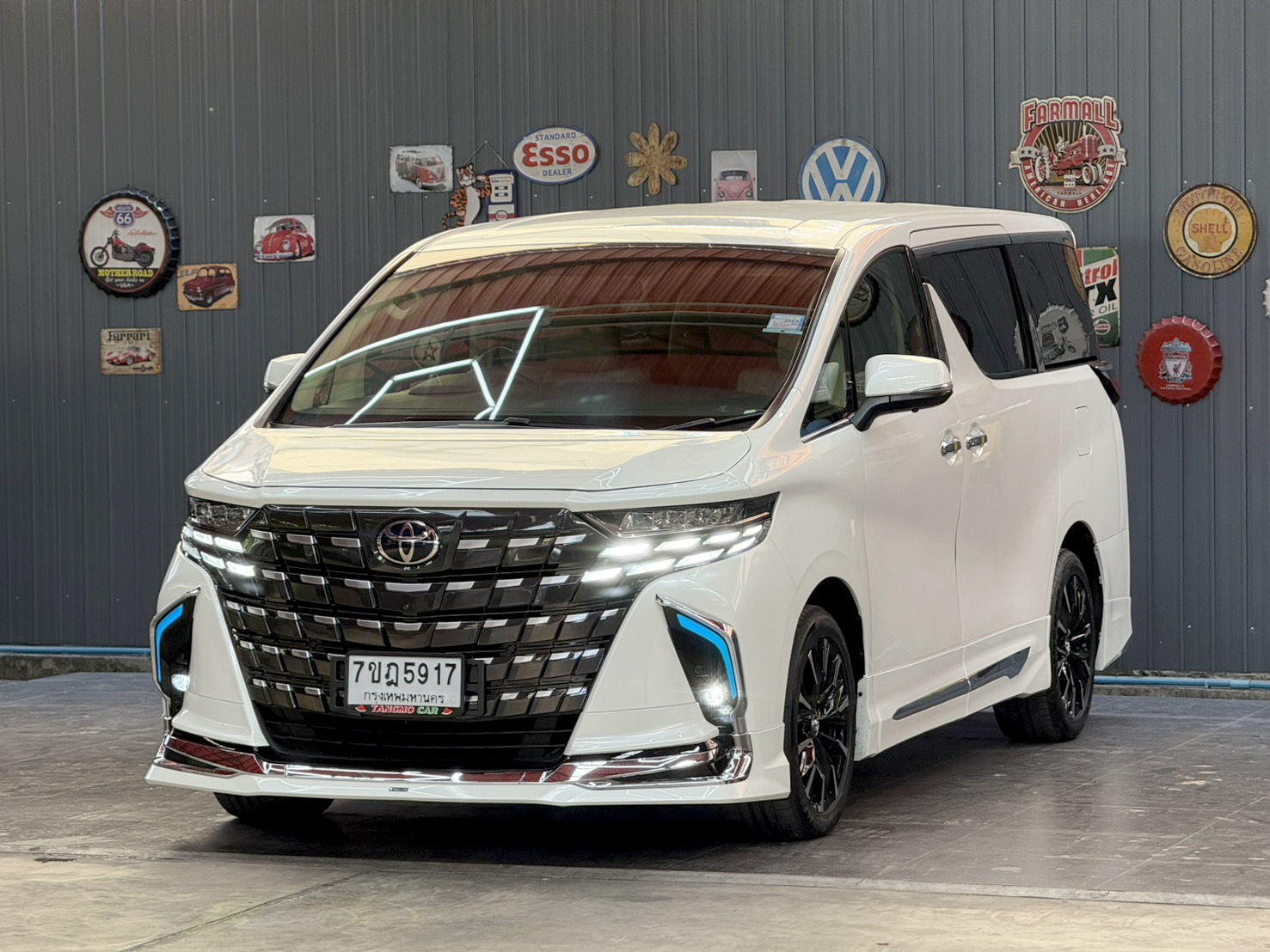 TOYOTA ALPHARD 2.5 X HYBRID 2016