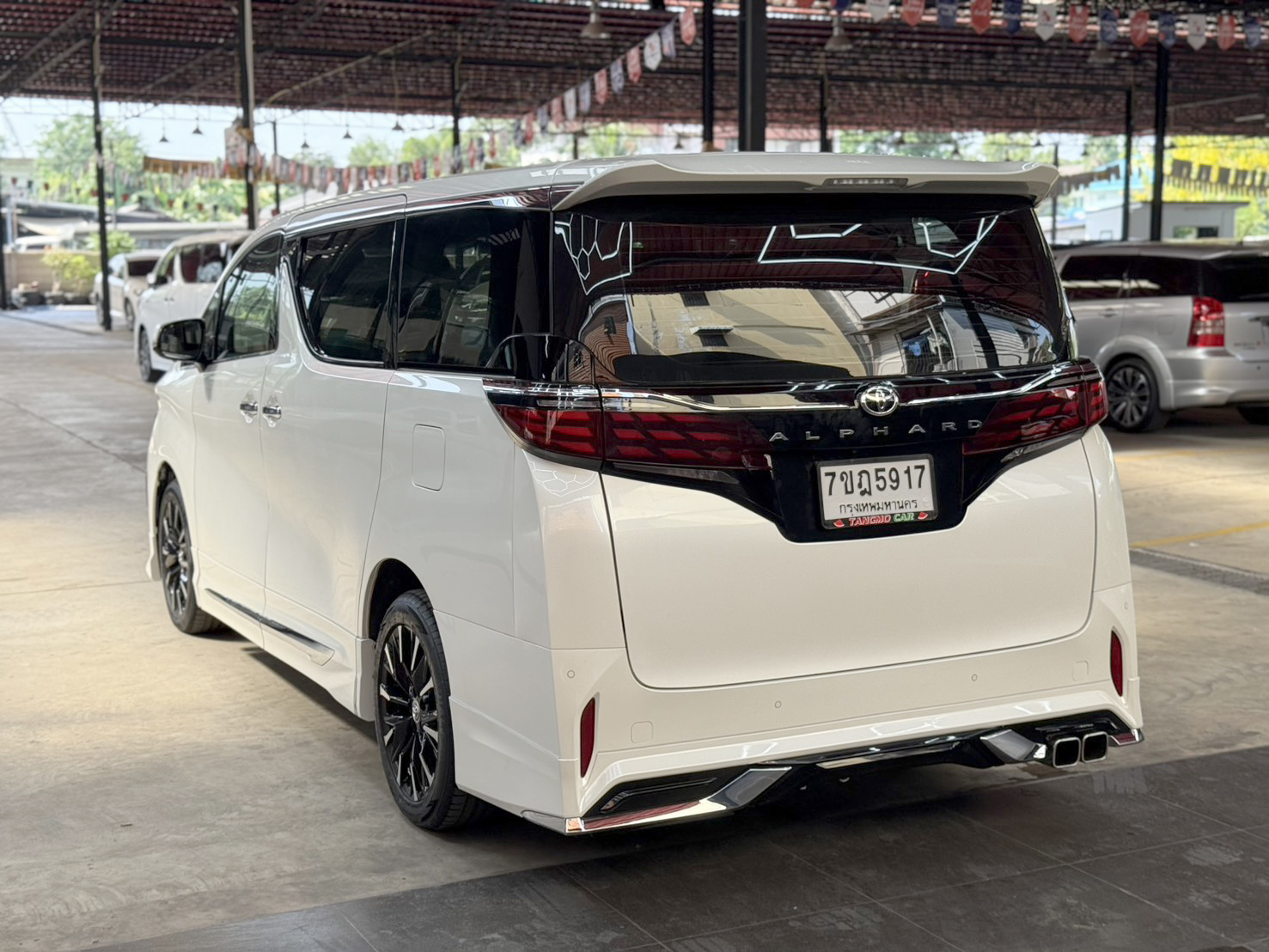 TOYOTA ALPHARD 2.5 X HYBRID 2016