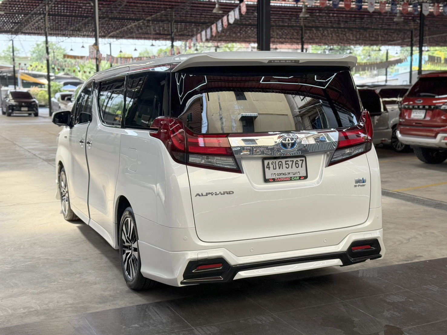 TOYOTA ALPHARD 2.5 HYBRID E-FOUR 2018