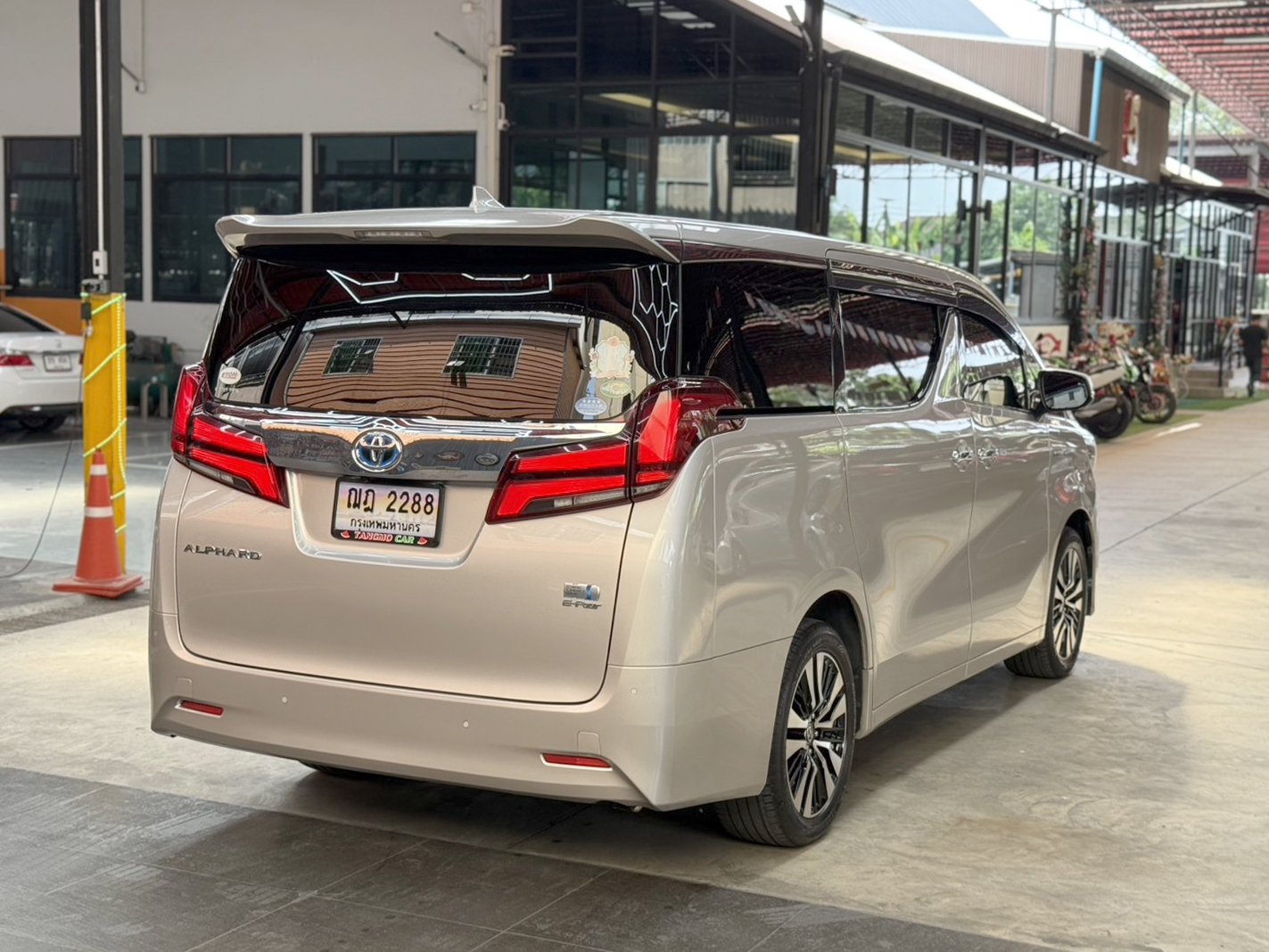 TOYOTA ALPHARD 2.5 HYBRID X 4WD 2019