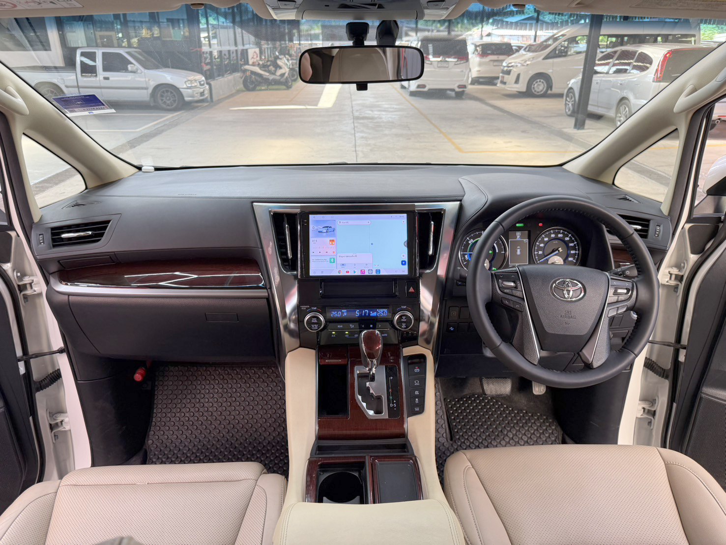 TOYOTA ALPHARD 2.5 X HYBRID 2016
