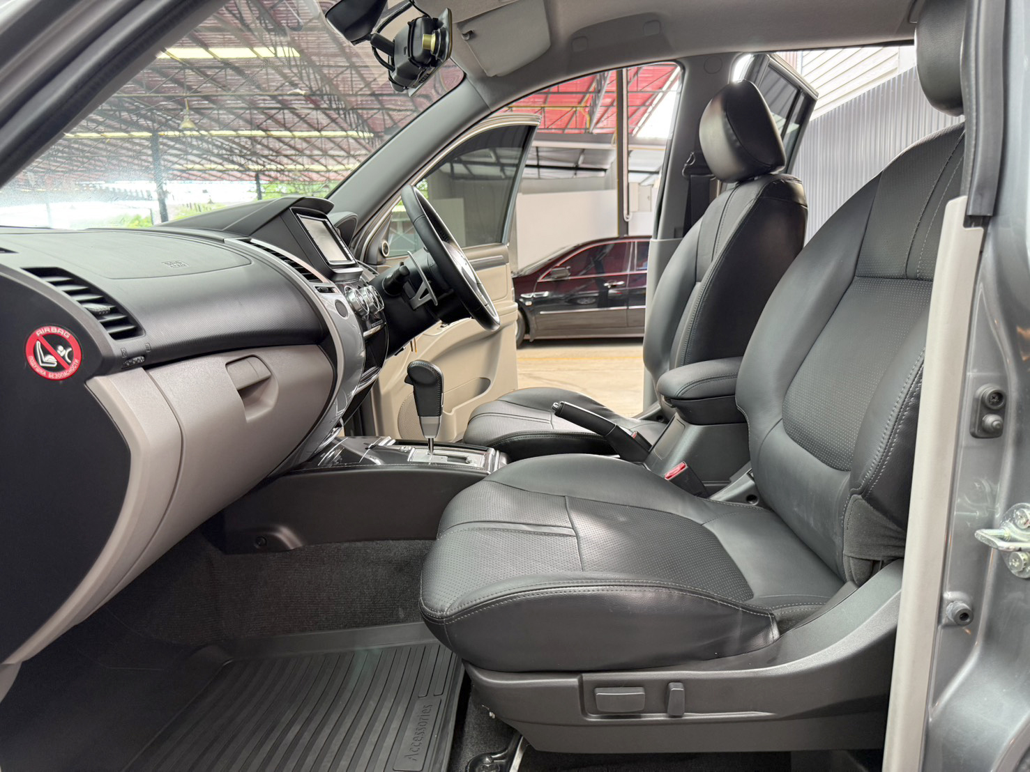 MITSUBISHI PAJERO SPORT 2.5 GT 2015