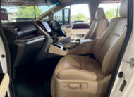 TOYOTA ALPHARD 2.5 HYBRID 2017