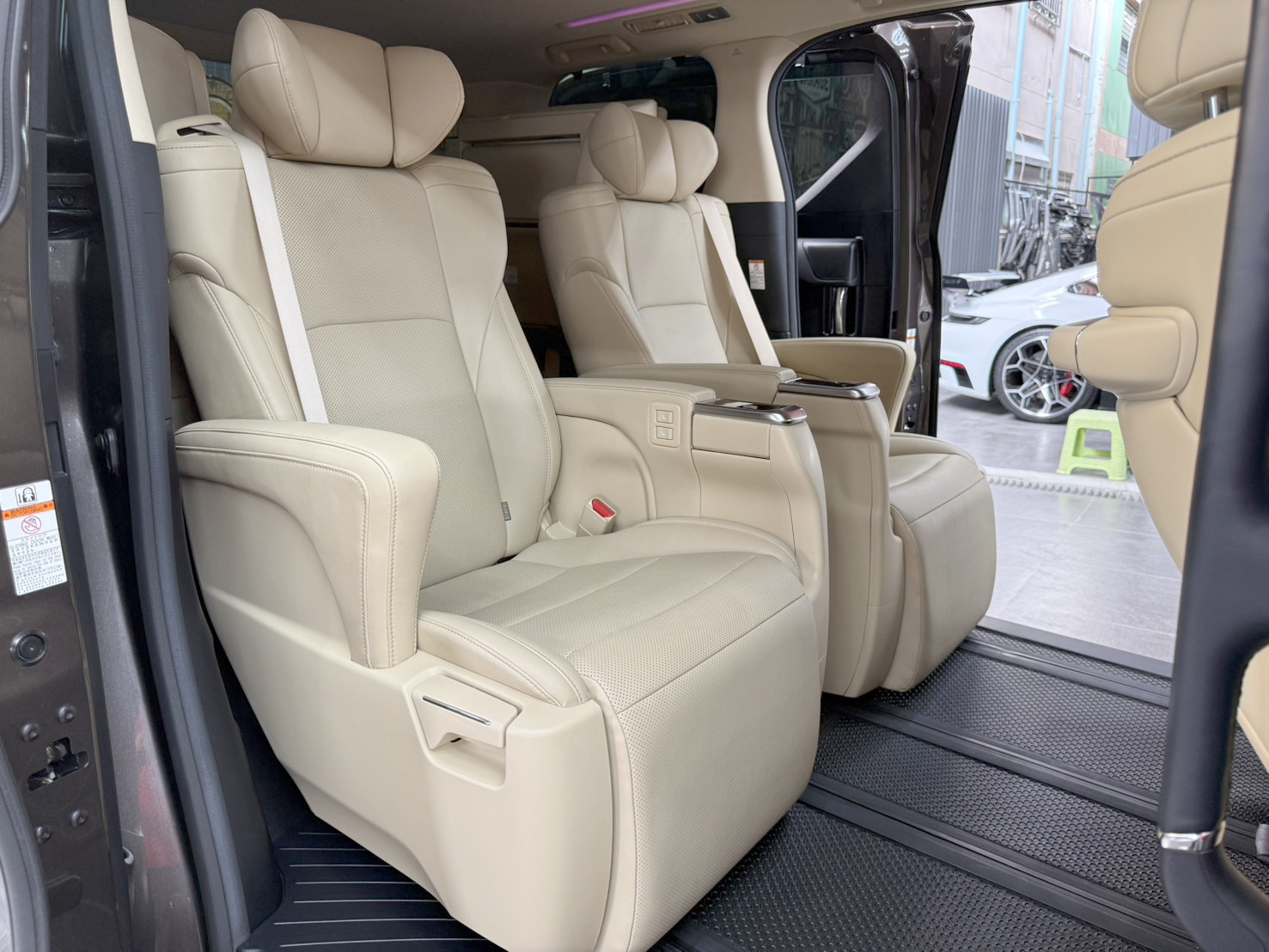 TOYOTA ALPHARD 2.5 G-F PACKAGE  HYBRID 2021