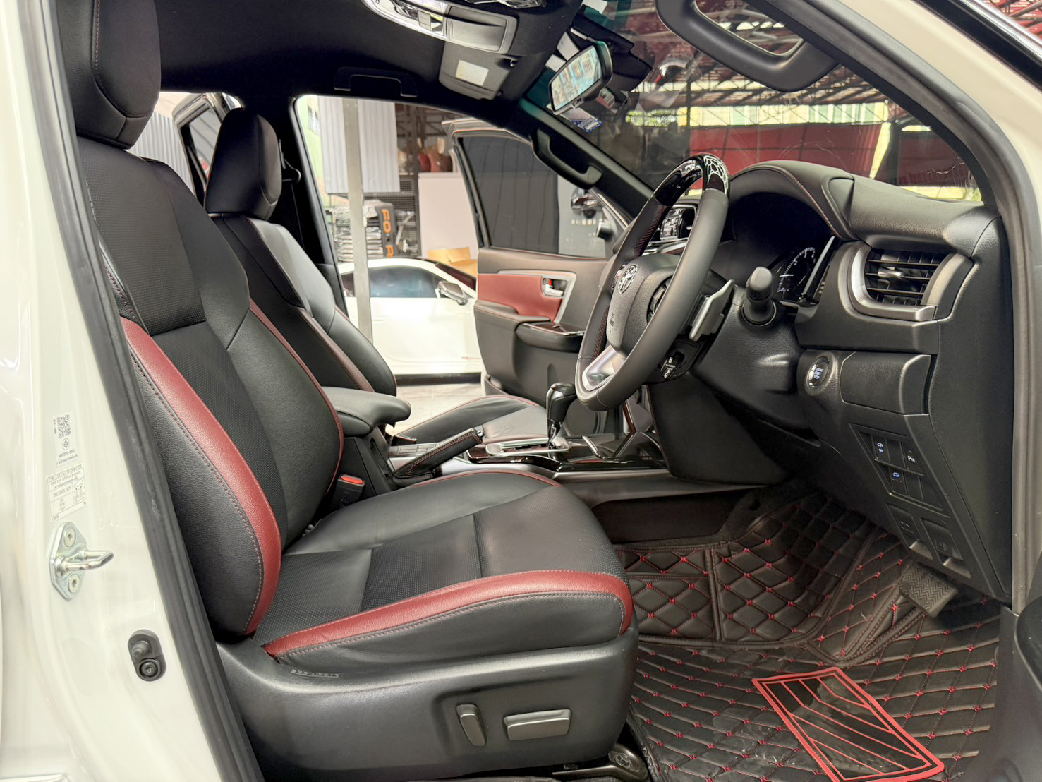 TOYOTA FORTUNER 2.4 Legender 4WD 2023