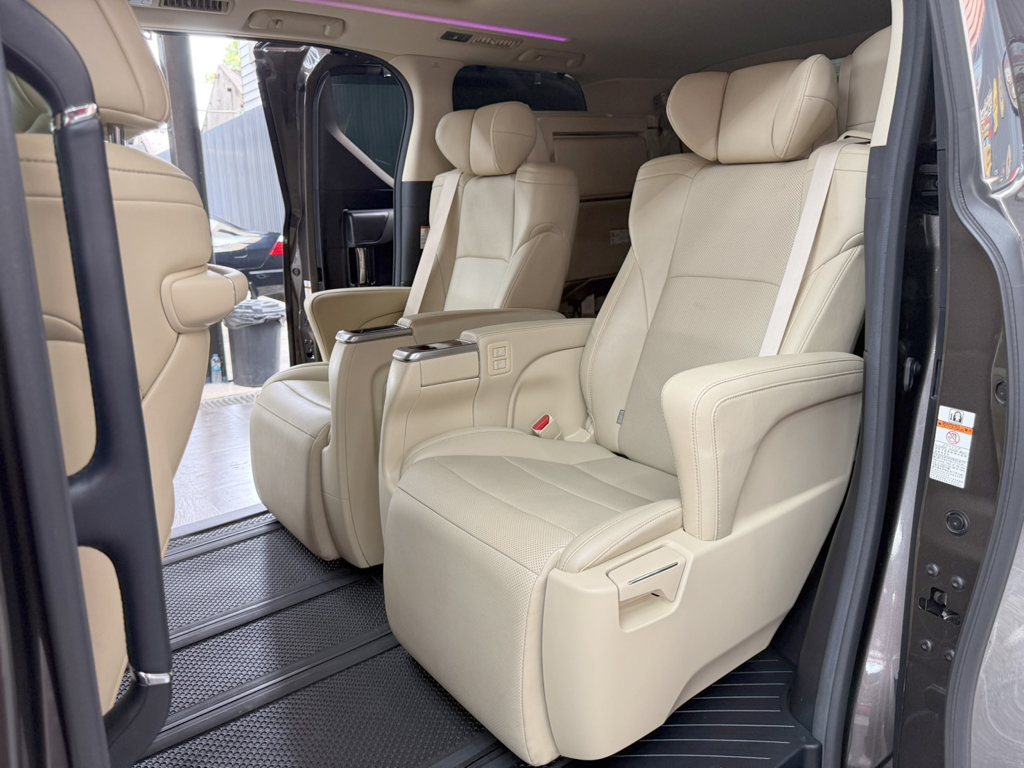 TOYOTA ALPHARD 2.5 G-F PACKAGE  HYBRID 2021