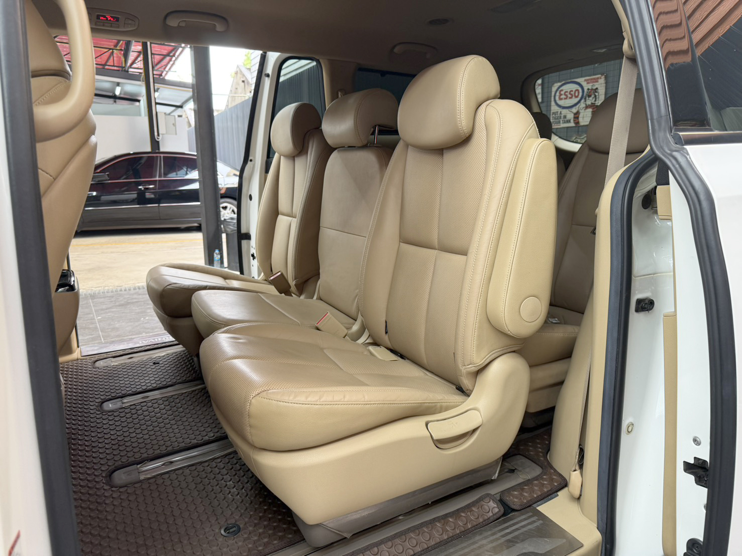 KIA GRAND CARNIVAL 2.2 EX 2017
