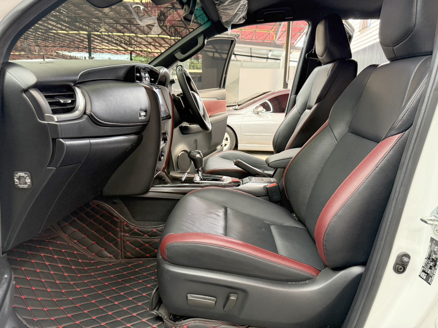 TOYOTA FORTUNER 2.4 Legender 4WD 2023