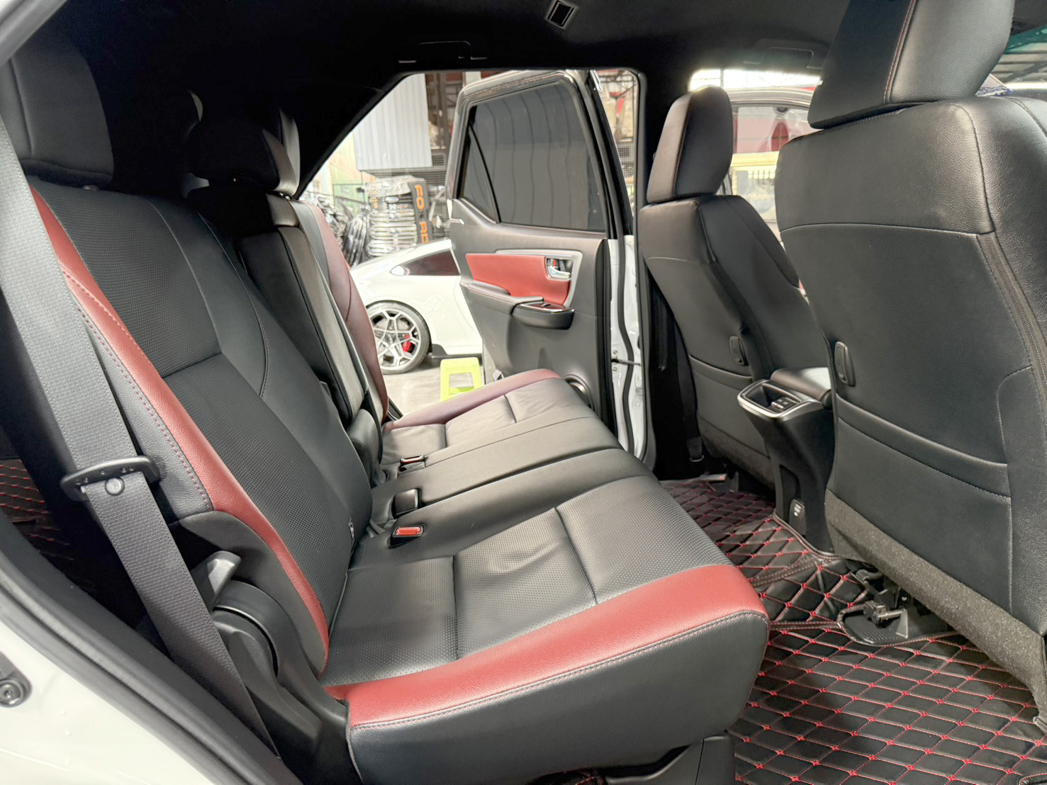 TOYOTA FORTUNER 2.4 Legender 4WD 2023