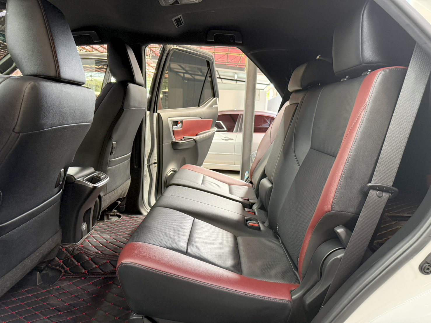 TOYOTA FORTUNER 2.4 Legender 4WD 2023
