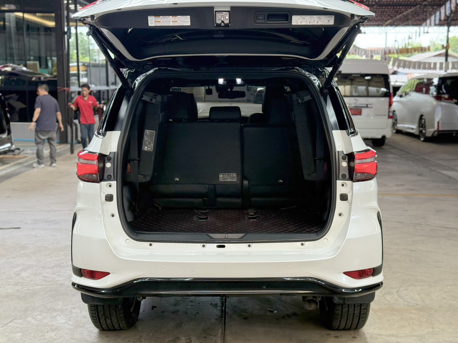 TOYOTA FORTUNER 2.4 Legender 4WD 2023